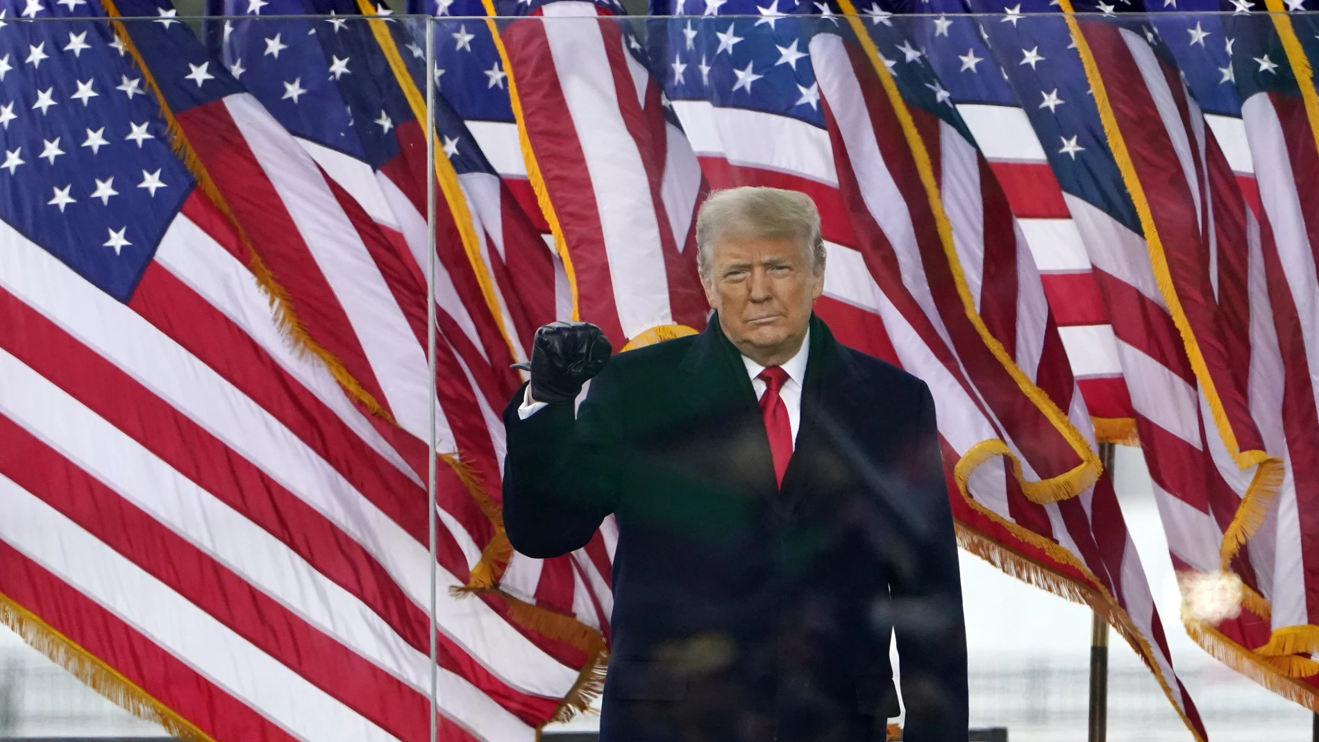 El presidente Donald Trump llega para hablar en un mitin el miércoles 6 de enero de 2021 en Washington. (AP Photo/Jacquelyn Martin)