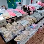 La Guardia Civil desarticulada la mayor organización dedicada a las drogas sintéticas en una operación en Barcelona, Málaga e Ibiza