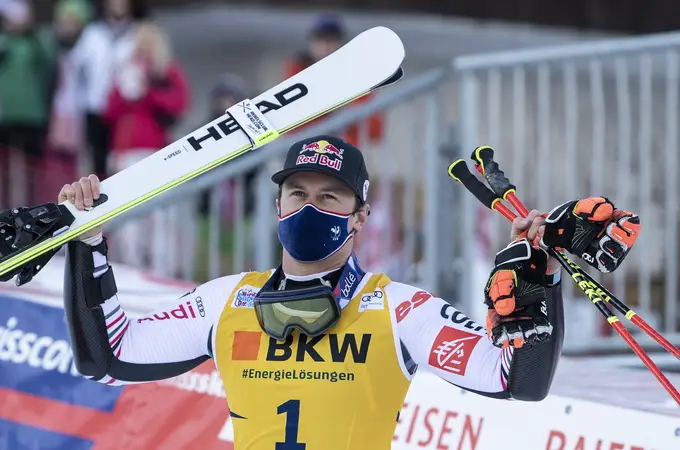 Alexis Pinturault gana la prueba de Copa Mundial de Slalom Gigante en Adelboden