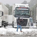 Son cientos los camiones retenidos en Arévalo (Ávila)