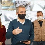 El delegado del Gobierno, Javier Izquierdo, informa del dispositivo actual y del estado de las carreteras