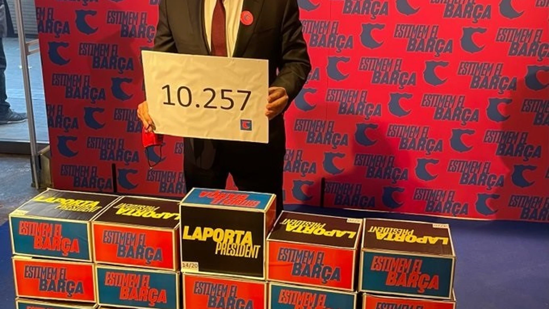 Joan Laporta, precandidato a la presidencia del FC Barcelona con las 10.257 firmas de apoyo recogidas