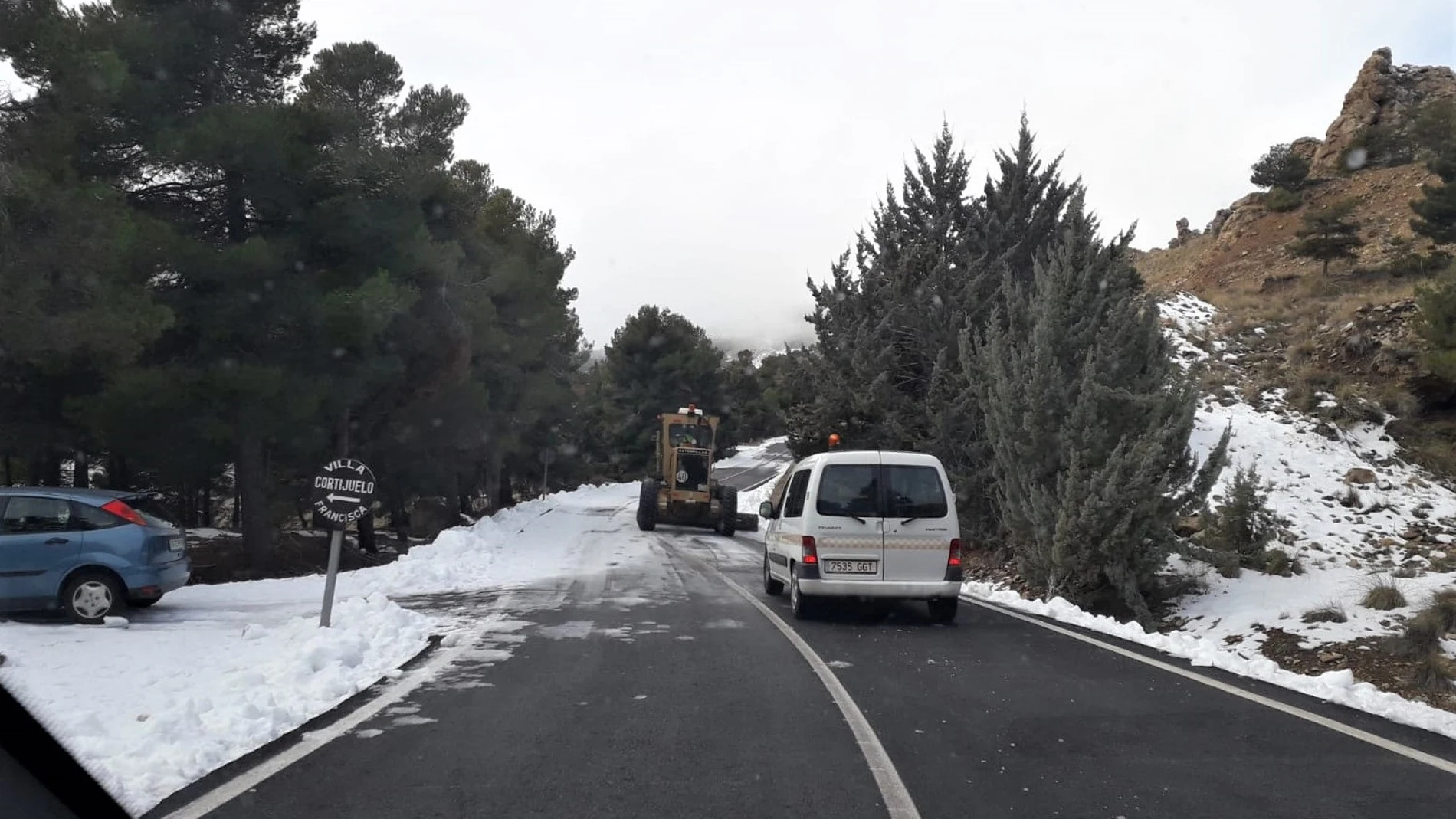 Carreteras afectadas por la nieve en Almería