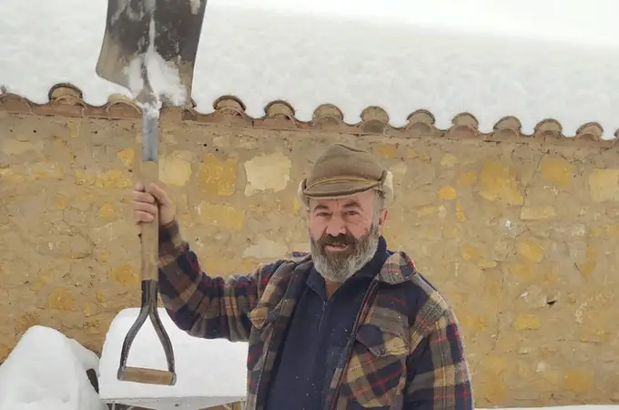 Así es la vida a -30º en Royuela, el pueblo más frío de España: “Vamos en jersey y chaleco, estamos acostumbrados”
