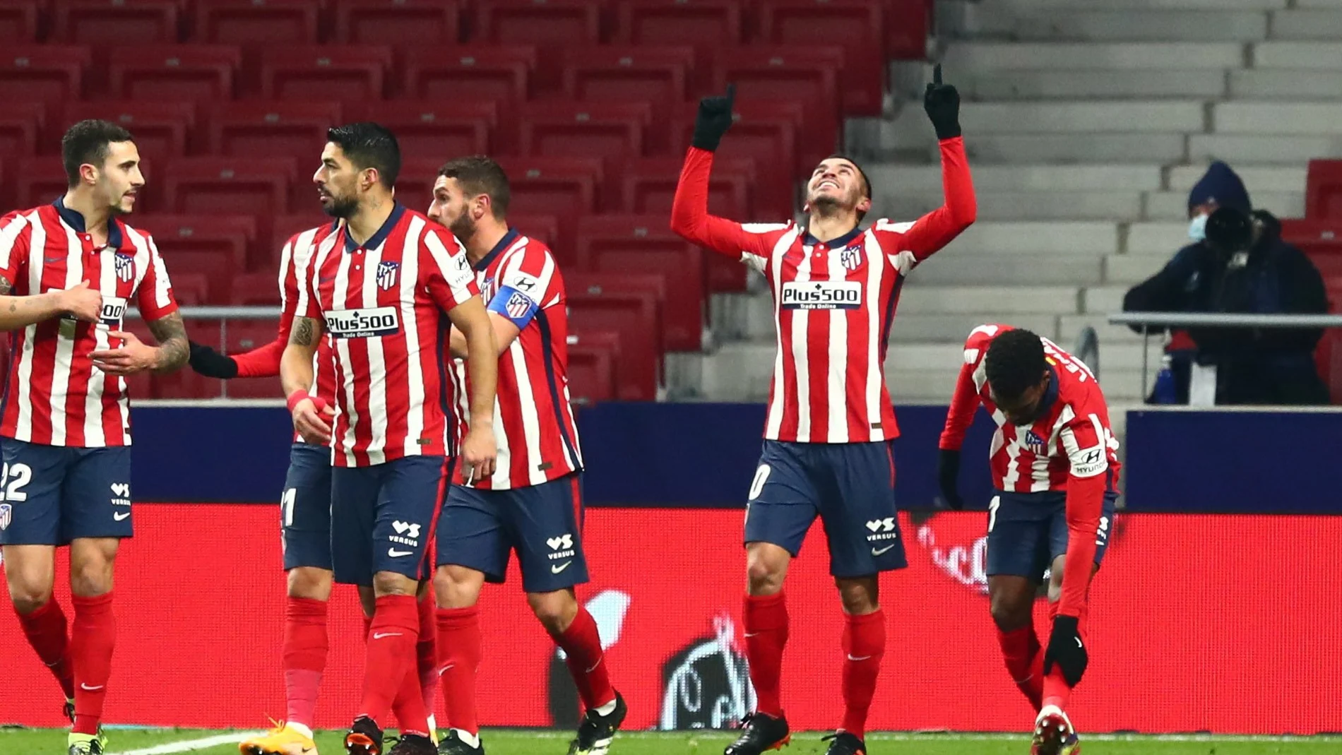 Correa celebra el 1-0 en el Atlético - Sevilla