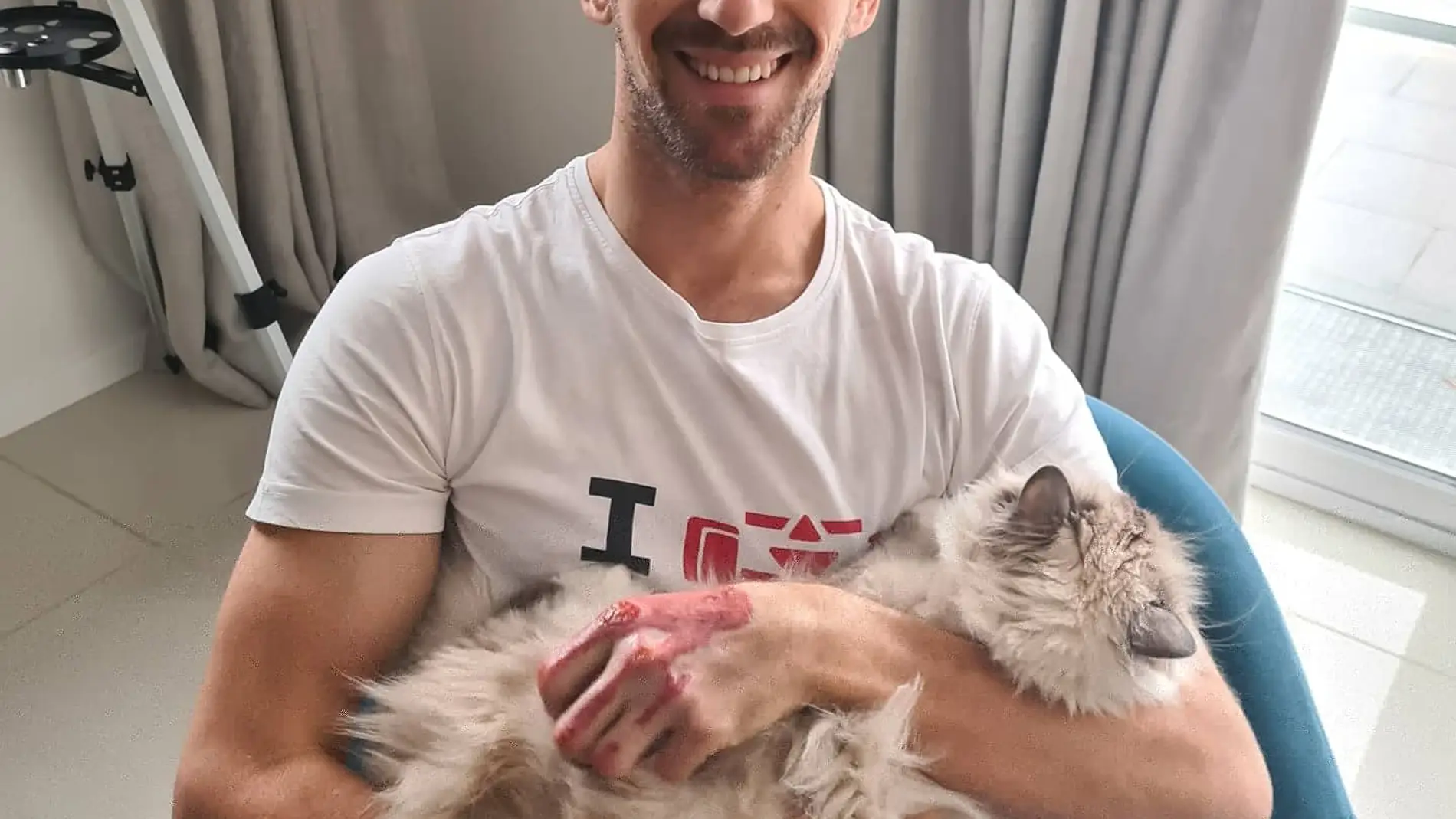 Romain Grosjean, con su gato