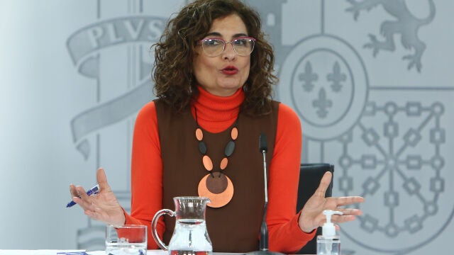 La ministra de Hacienda, María Jesús Montero durante una rueda de prensa convocada ante los medios posterior al Consejo de Ministros, en La Moncloa, Madrid, (España), a 12 de enero de 2020.