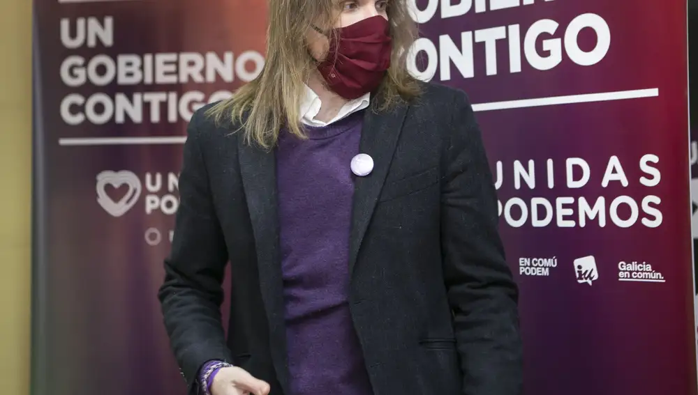 El secretario general de Podemos Castilla y León, Pablo Fernández, en rueda de prensa