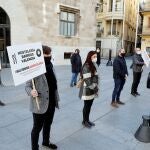 La Asamblea de la Acampada del Ocio Nocturno de la Comunidad Valenciana durante la protesta llevada a cabo ante el Palau de la Generalitat