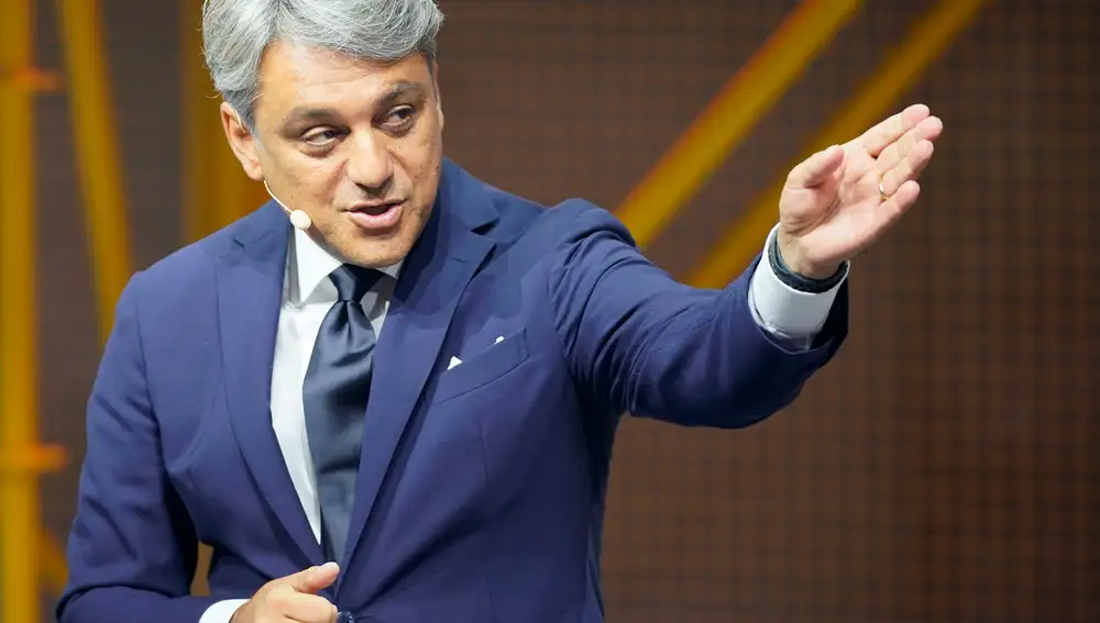 Frankfurt Main (Germany).- (FILE) - Then Seat CEO Luca de Meo gestures during the presentation of the Cupra Travascan during the IAA motor show in Frankfurt, Germany, 10 September 2019 (reissued 13 January 2021). Groupe Renault CEO Luca de Meo will present the French carmaker's strategic plans called 'Renaulution' at the group's headquarters on 14 January 2021. (Francia, Alemania) EFE/EPA/RONALD WITTEK *** Local Caption *** 55456747