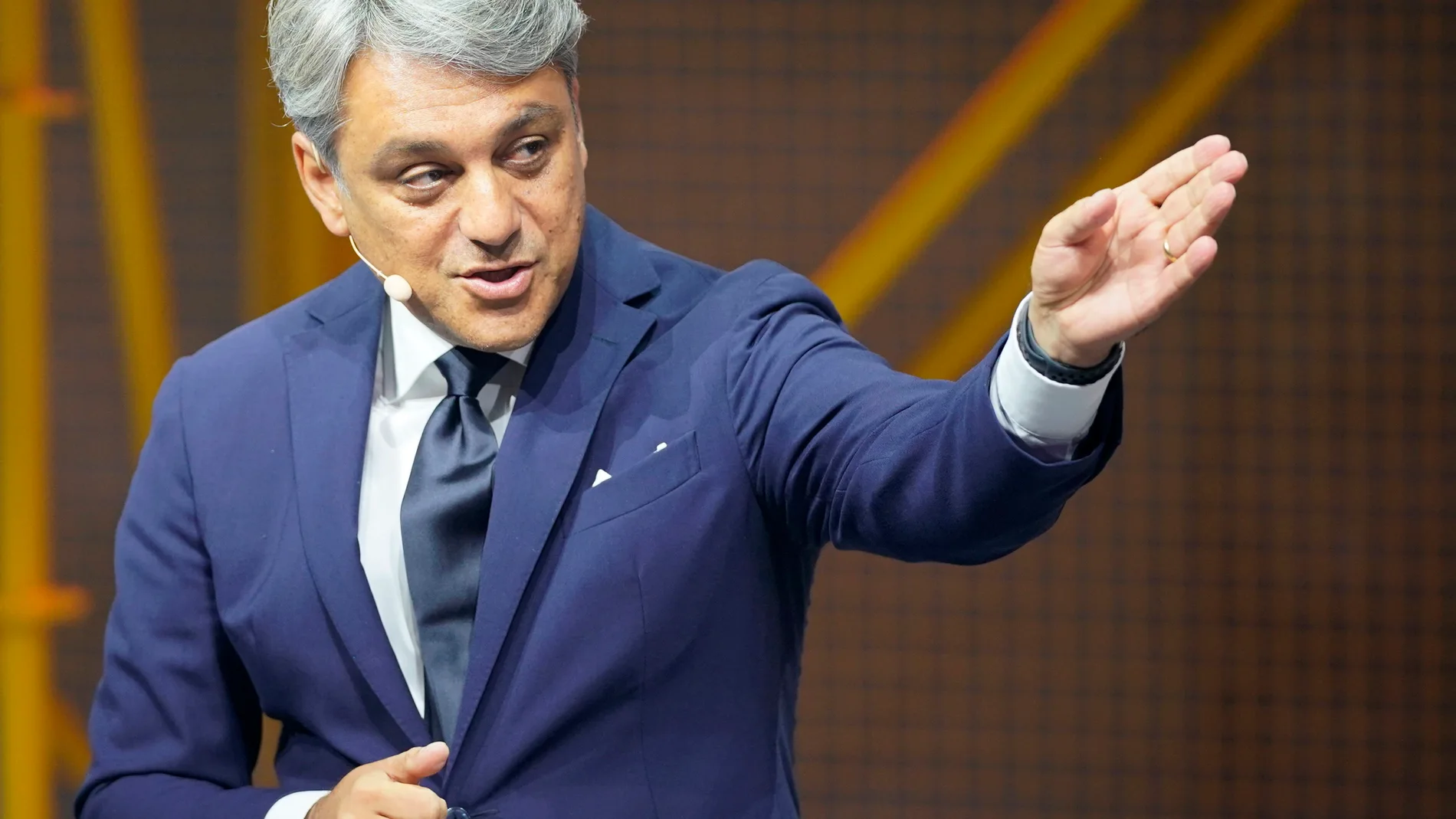 Frankfurt Main (Germany).- (FILE) - Then Seat CEO Luca de Meo gestures during the presentation of the Cupra Travascan during the IAA motor show in Frankfurt, Germany, 10 September 2019 (reissued 13 January 2021). Groupe Renault CEO Luca de Meo will present the French carmaker's strategic plans called 'Renaulution' at the group's headquarters on 14 January 2021. (Francia, Alemania) EFE/EPA/RONALD WITTEK *** Local Caption *** 55456747
