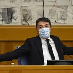 El ex primer ministro italiano Matteo Renzi se resiste a dejar el protagonismo político