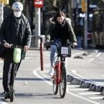 El hecho de compartir el carril bici con los VMP es una de las circunstancia que más inseguridad causa a los ciclistas