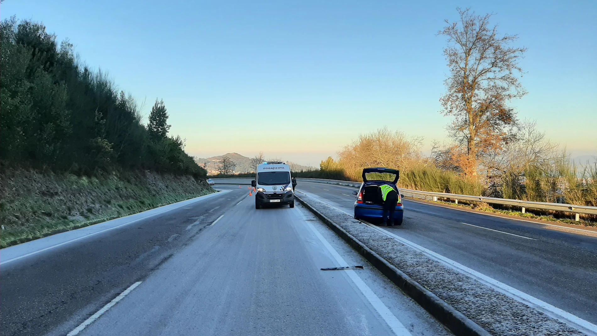 Las placas de hielo están provocando muchas dificultades para circular por las carreteras palentinas