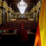 Aspecto del hemiciclo del Parlament de Cataluña este viernes.