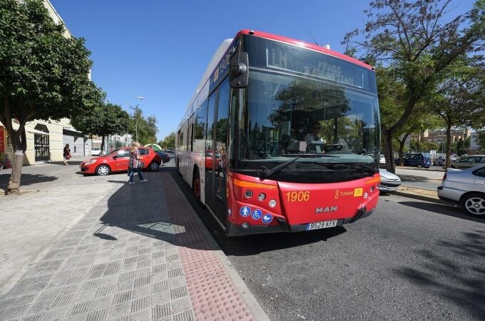Autobús de línea de Tussam en Sevilla