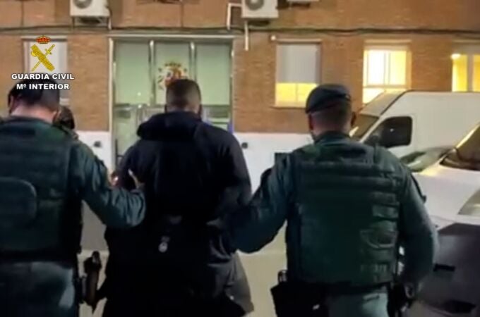 El acusado de quemar con ácido a dos mujeres conducido por la Guardia Civil