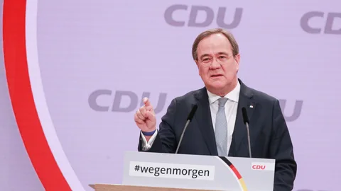 El primer ministro de Renania del Norte-Westfalia, Armin Laschet, habla durante un congreso virtual del partido Unión Demócrata Cristiana de Alemania