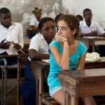 La joven Marta Borrell, de 14 años, viajó a Mozambique para conocer de primera mano la educación en los países en vías de desarrollo; una experiencia que ahora llega al cine en forma del documental 'Una luz en la oscuridad'.MARTA MAJÓ / GONDOLA FILMS18/01/2021