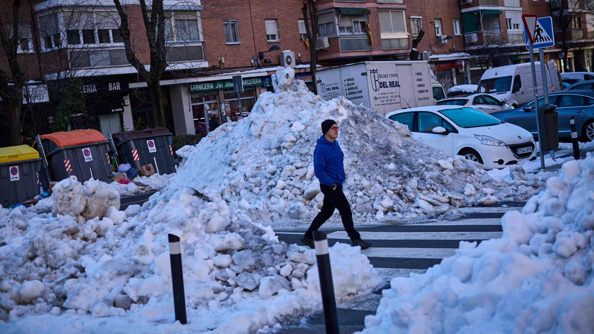 Siguen los trabajos de limpieza en las calles de Madrid para intentar volver a la normalidad después de la gran nevad