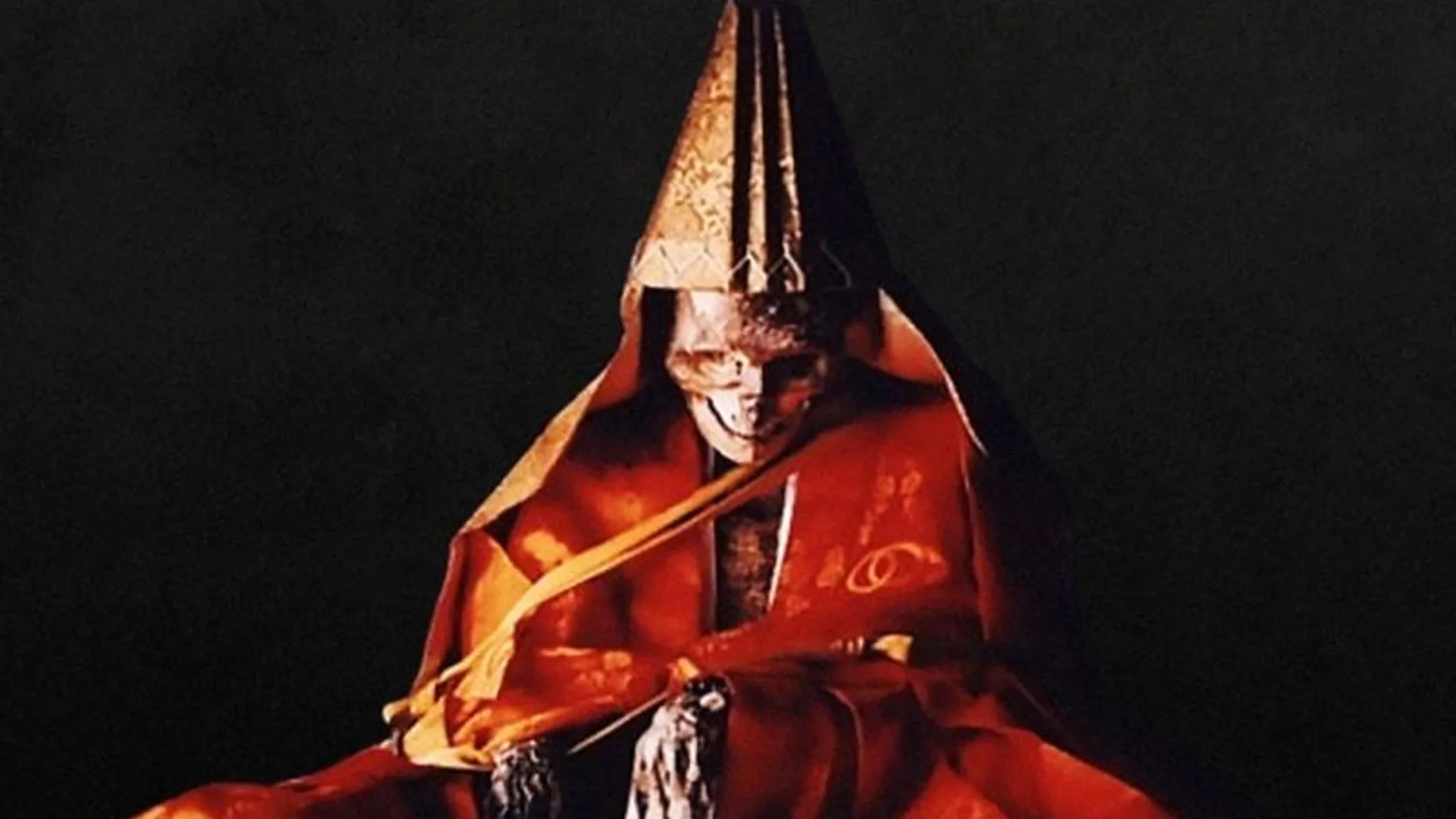 Los monjes que lo logran son recuperados y vestidos con túnicas de sacerdote para ser venerados