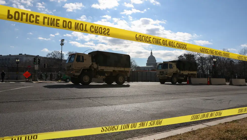 Vehículos militares desplegados en la capital de EE UU