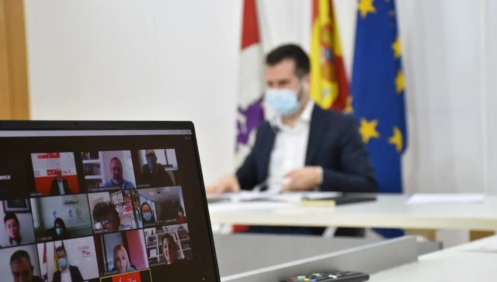 Tudanca en un momento de la reunión telemática con representantes sanitarios de la provincia de ÁvilaPSOE19/01/2021