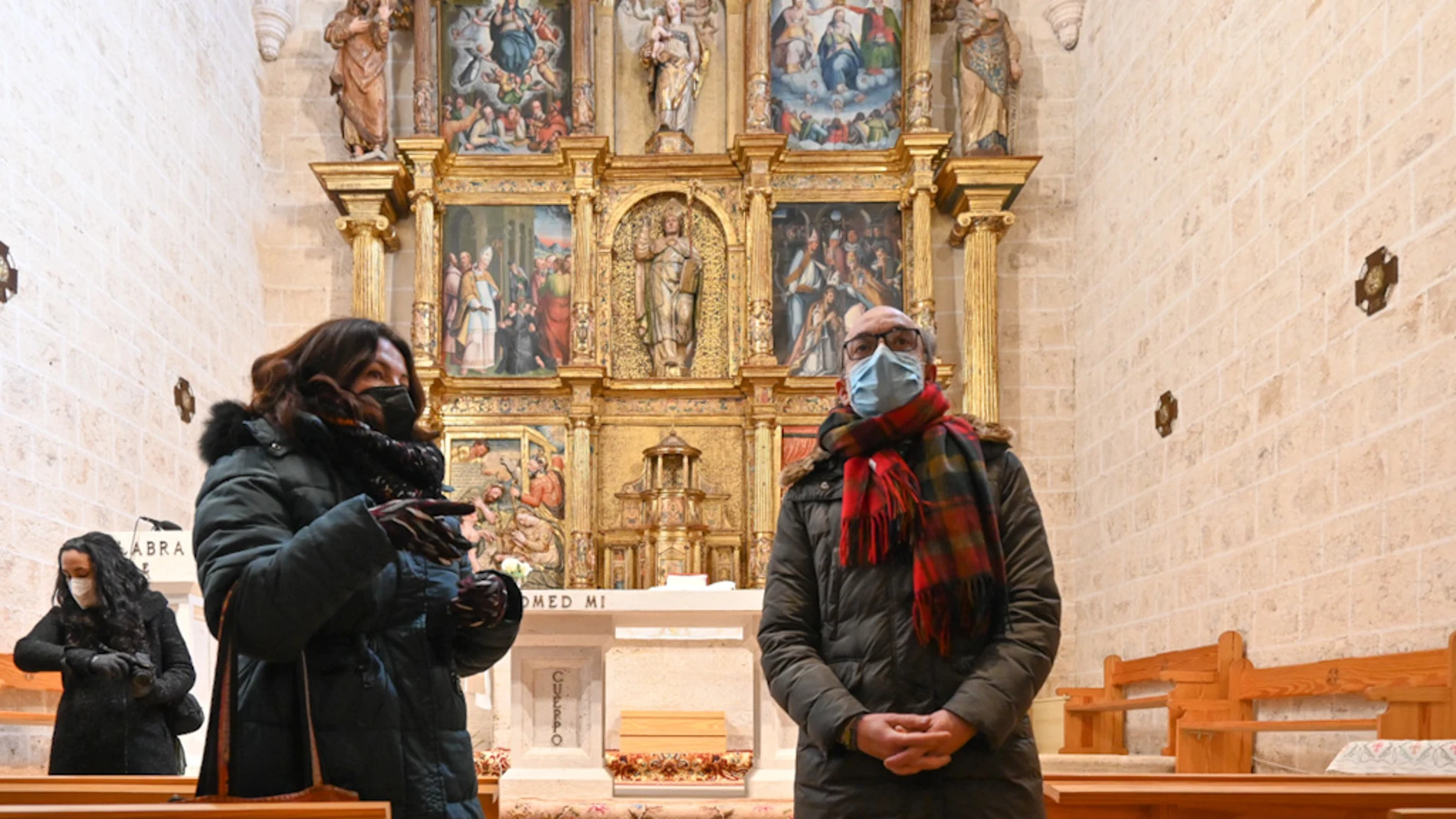 El consejero de Cultura y Turismo, Javier Ortega, presenta las actuaciones realizadas en el retablo de la iglesia de San Nicolás de Bari