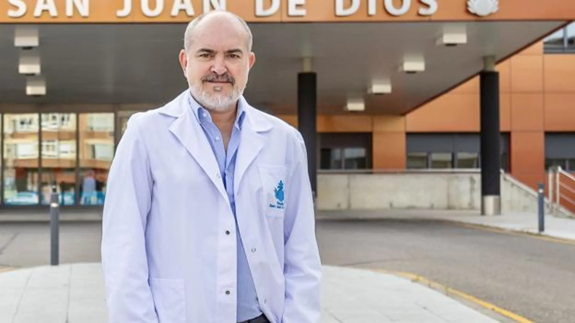 José Manuel Valle Folgueral, premiado con un Doctoralia Award en la especialidad de Neurocirugía