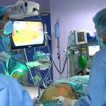 Equipo de Cirugía General del Hospital Quirónsalud Sagrado Corazón de Sevilla con «verde de indocianina»