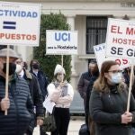 Varias decenas de dueños y trabajadores de la hostelería de Castellón durante una manifestación