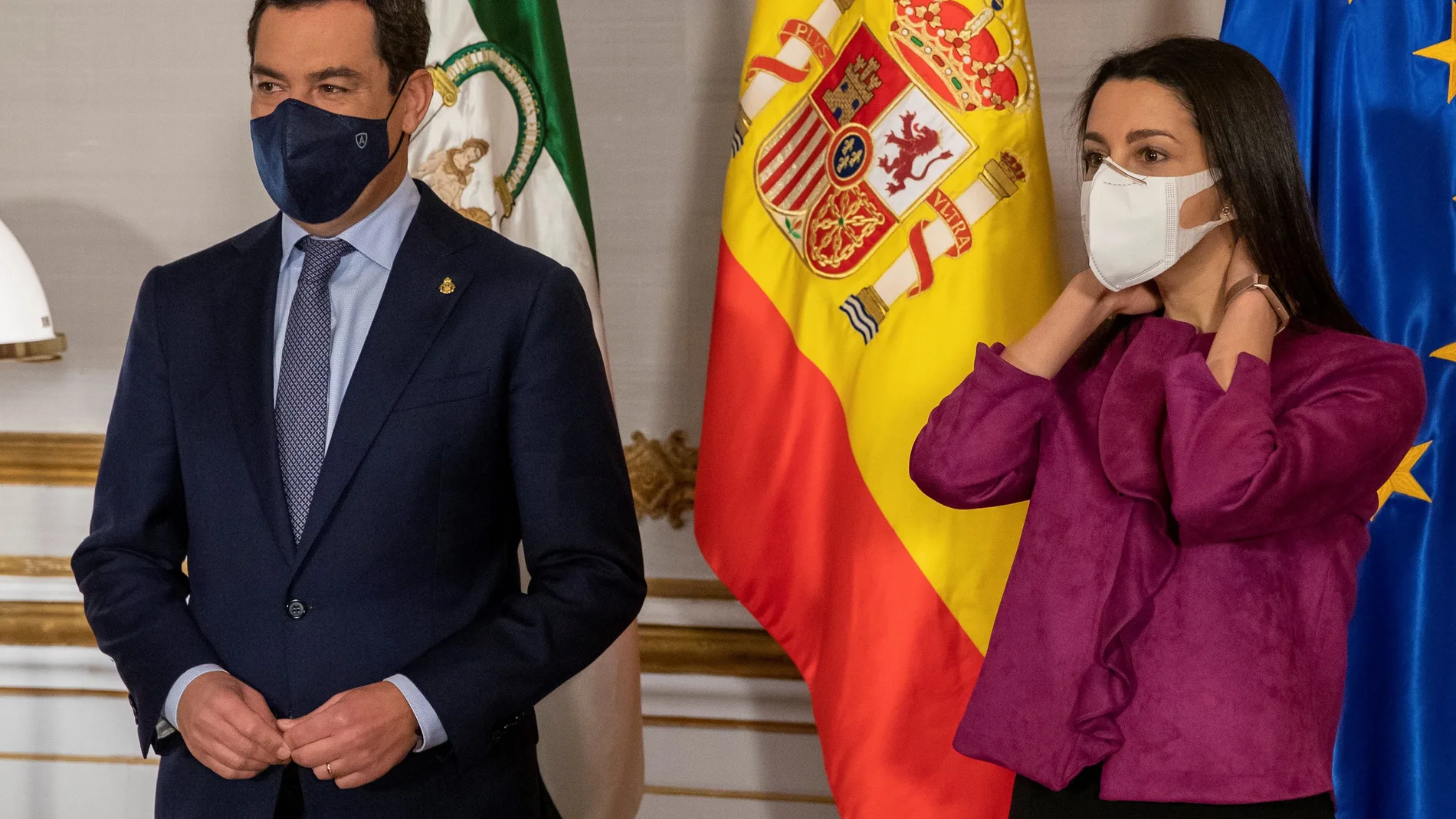 El presidente de la Junta de Andalucía,Juanma Moreno, y la presidenta de Ciudadanos, Inés Arrimadas