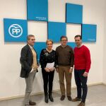 Los parlamentarios del PP de Segovia liderados por su presidenta Paloma Sanz