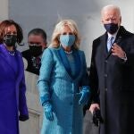 Joe Biden, Jill Biden, Kamala Harris y su marido a la llegada a la investidura.