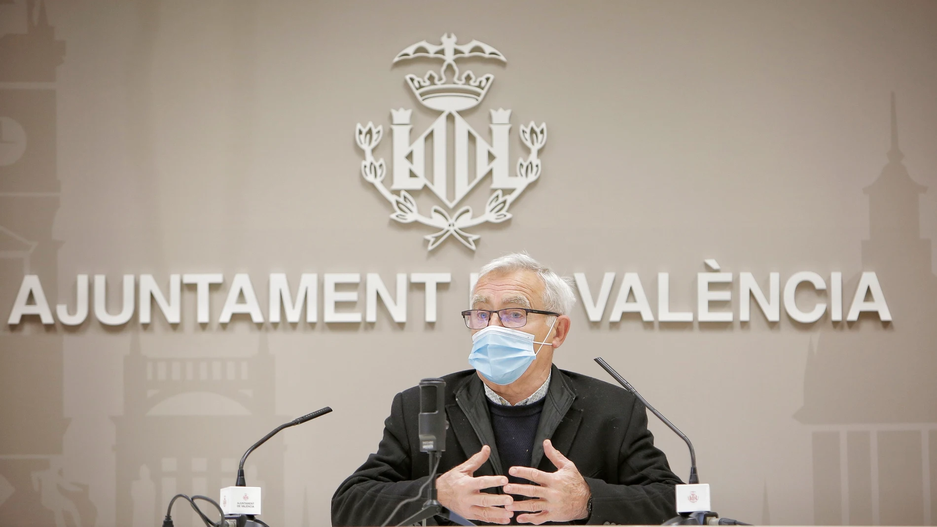 El alcalde de València, Joan Ribó, en una rueda de prensa