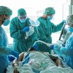 Los varones son más propensos a morir por culpa de la Covid-19, hasta el punto de que el riesgo se duplica