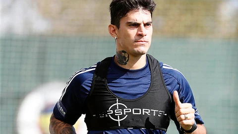 Diego Perotti, en un entrenamiento con el Fenerbahçe.