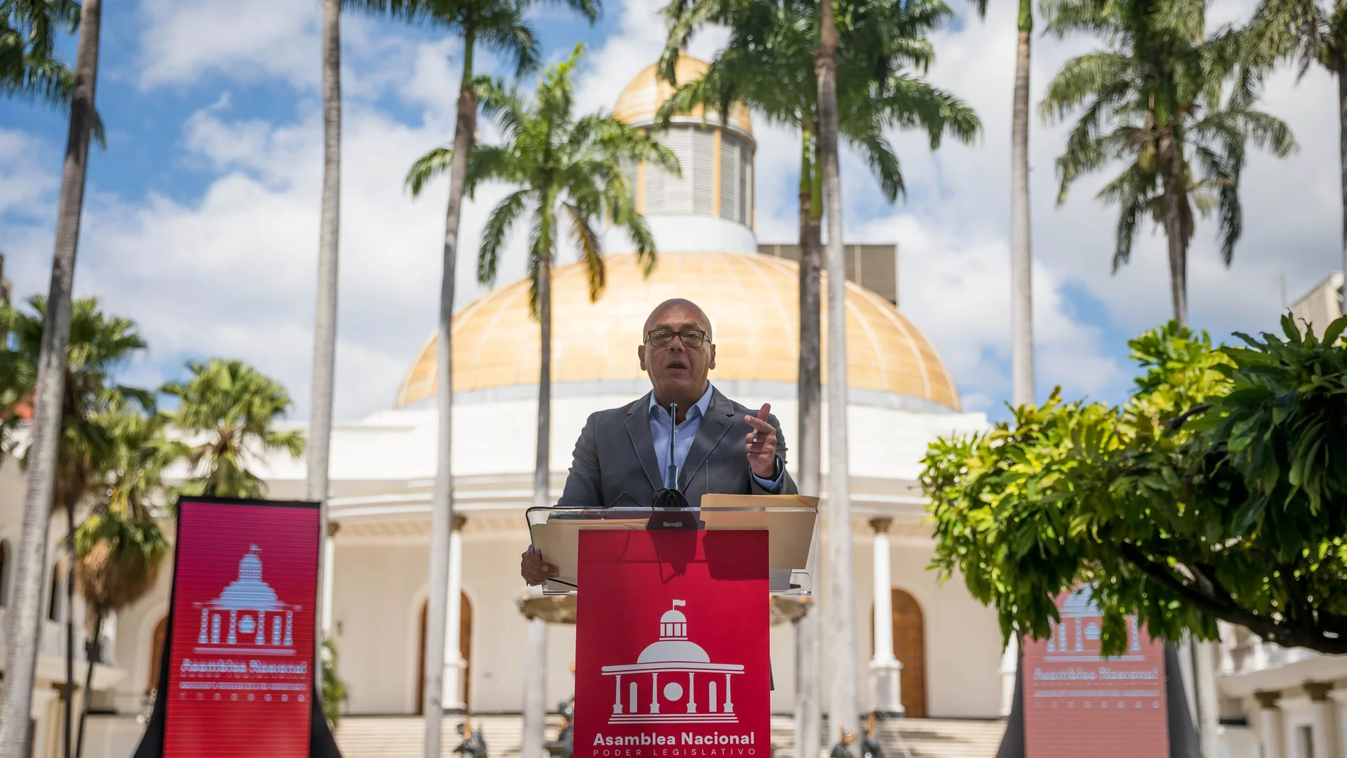 El presidente de la Asamblea Nacional chavista, Jorge Rodríguez, en declaraciones a la prensa en el Palacio Federal Legislativo