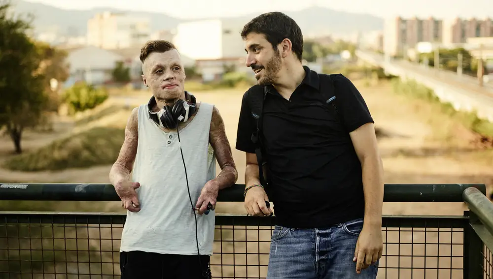 Aleixo Paz, protagonista de &quot;Niño de fuego&quot;, junto a su director, Ignacio Acconcia