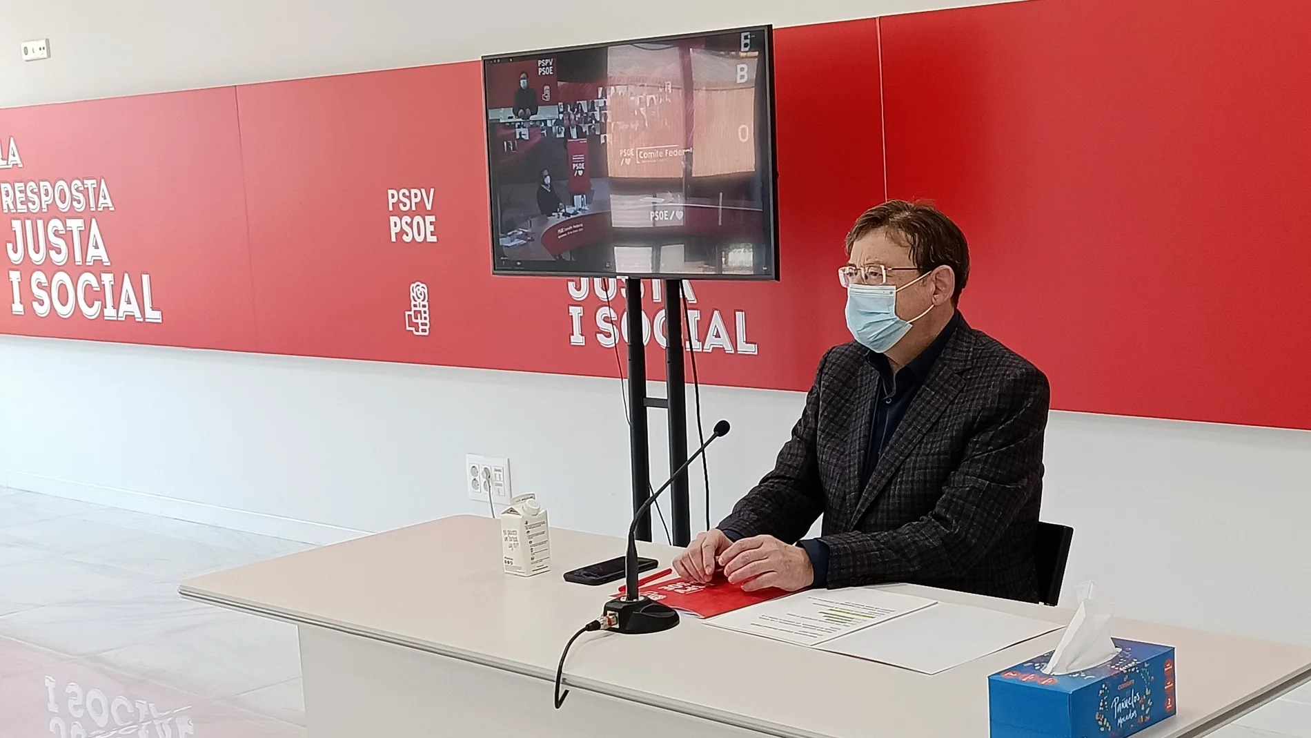 El presidente de la Generalitat valenciana, Ximo Puig, esta mañana durante la celebración del Comité Federal del PSPV