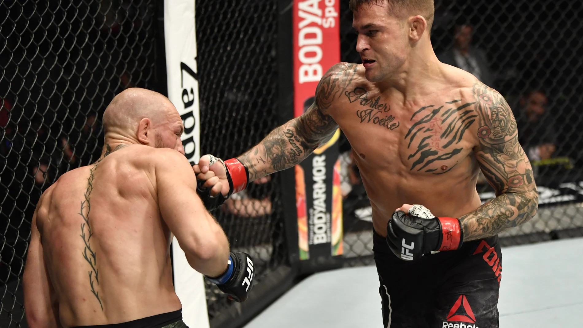 Poirier golpea a McGregor