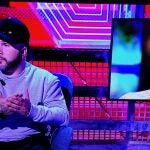 Kiko Rivera se presentó en el plató de 'Domingo Deluxe' algo nervioso, evidenciando su preocupación por el curso de los acontecimientos