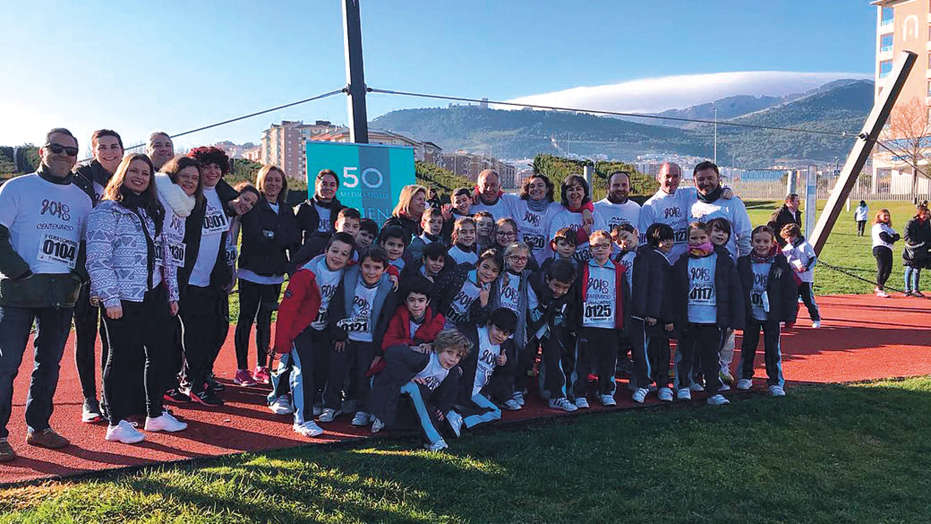 La Institución de las Hijas de Cristo Rey, nacida en 1876, decidió fundar en 1942 un colegio en el casco antiguo de Jaén. Hoy, ofrece formación académica, humana y cristiana a varias generaciones.