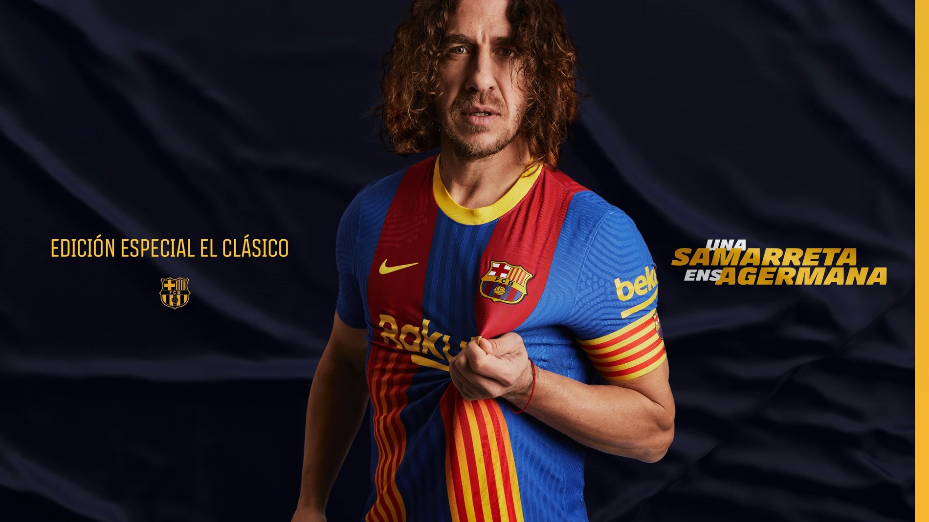 Puyol posa con la camiseta que el Barcelona lucirá en el clásico