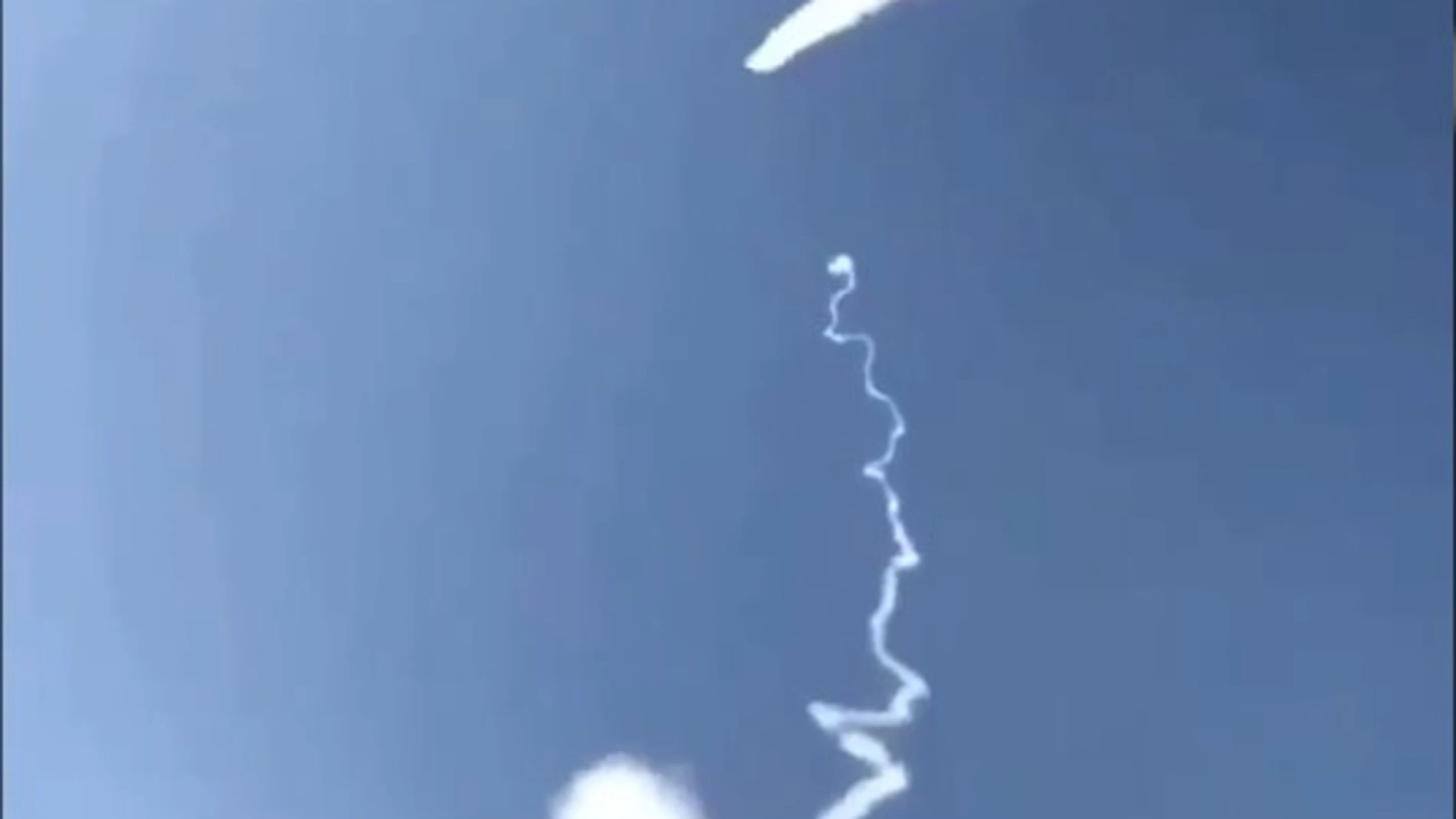 Imagen del vídeo sin verificar que circula en las redes sociales que asegura que muestra la explosión en el cielo sobre Riad