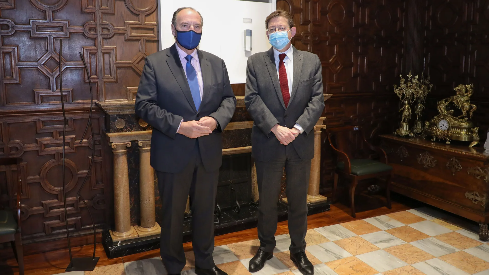 El presidente de la Generalitat valenciana, Ximo Puig, junto al presidente de la Cámara de Comercio, José Vicente Morata