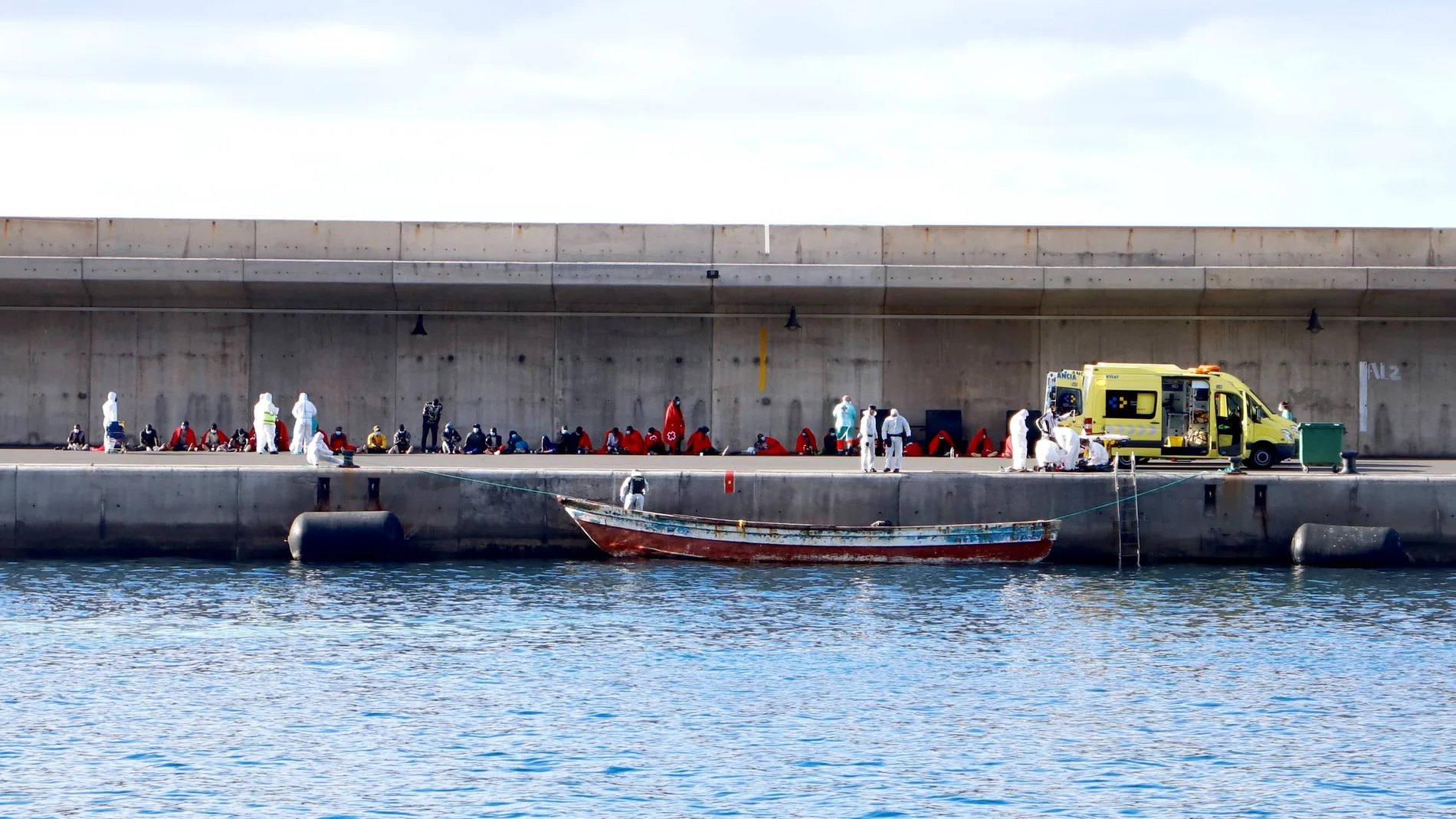 Interceptan una patera con 10 inmigrantes a bordo en aguas de Cartagena