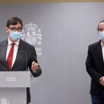 Pablo Iglesias, junto a Salvador Illa