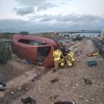 Uno de los dos coches siniestrados en un accidente ocurrido en la autovía A-7, a la altura de Alhama de Murcia