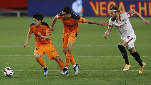 Rubén Sobrino con el Valencia.